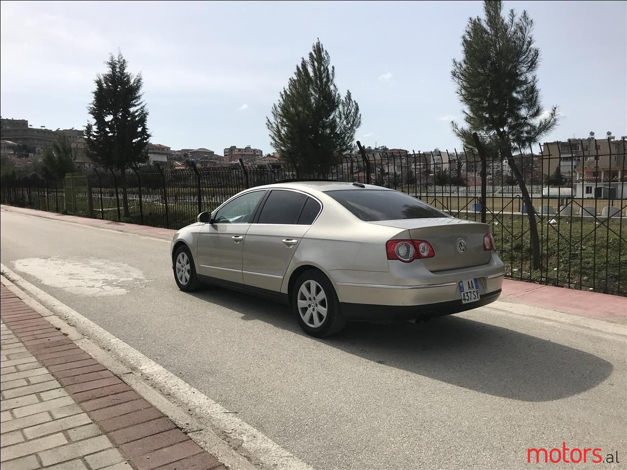 2006' Volkswagen Passat photo #3