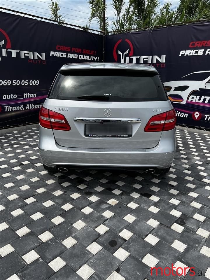 2013' Mercedes-Benz B 200 photo #4