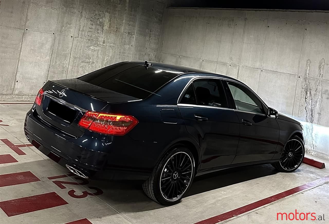 2013' Mercedes-Benz E 220 photo #3