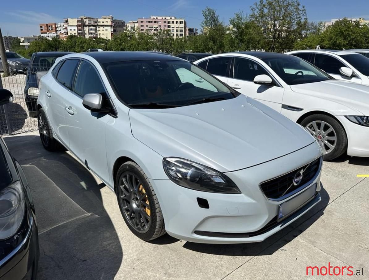 2013' Volvo V40 photo #6