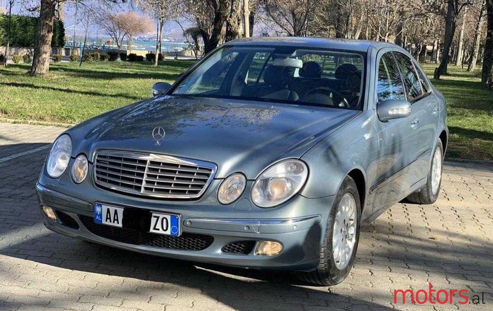 2005' Mercedes-Benz E 220 photo #1