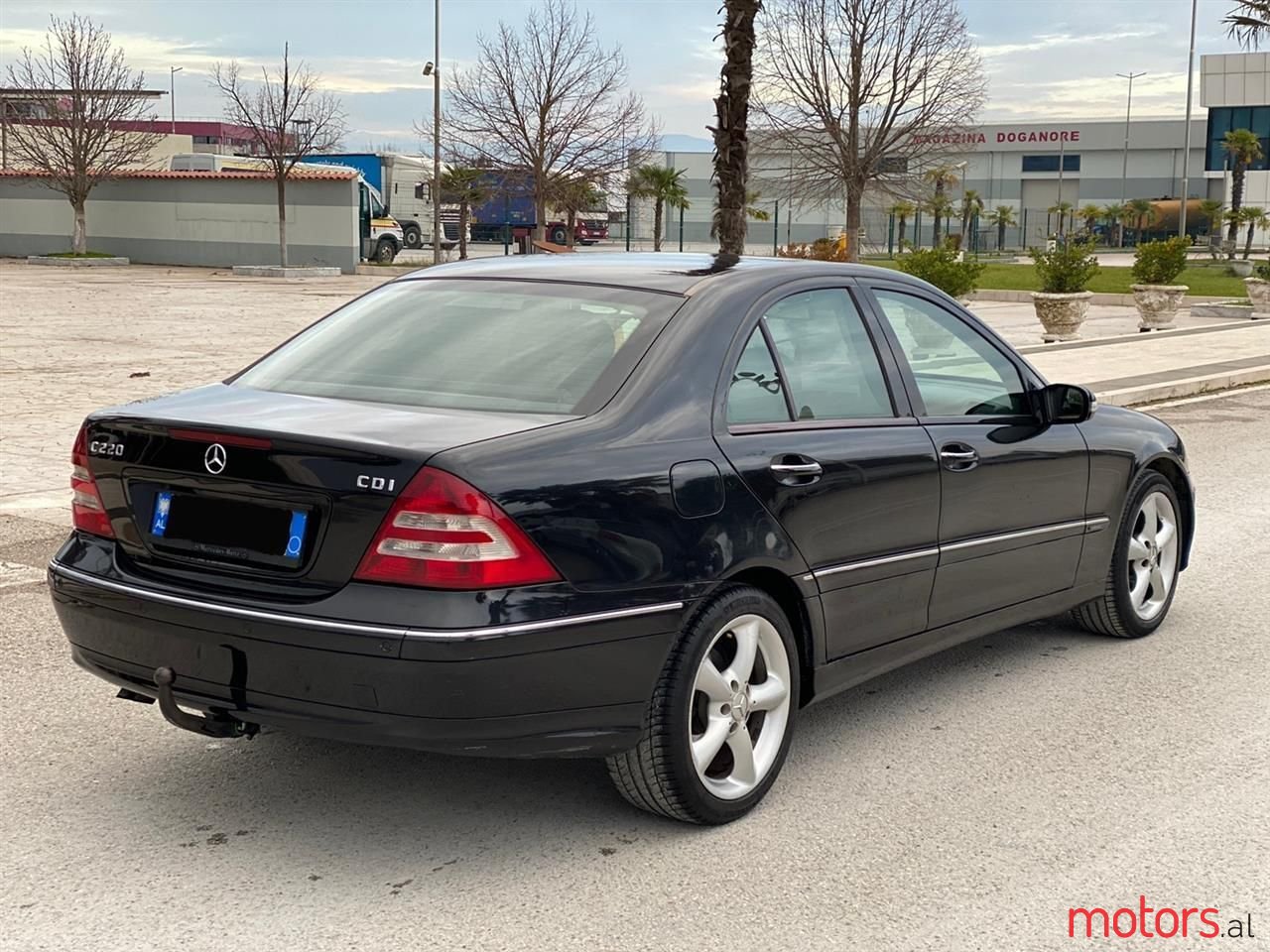 2004' Mercedes-Benz C 220 photo #3