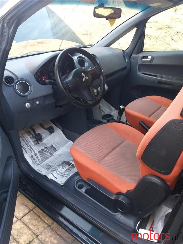 2008' Mitsubishi Colt photo #6