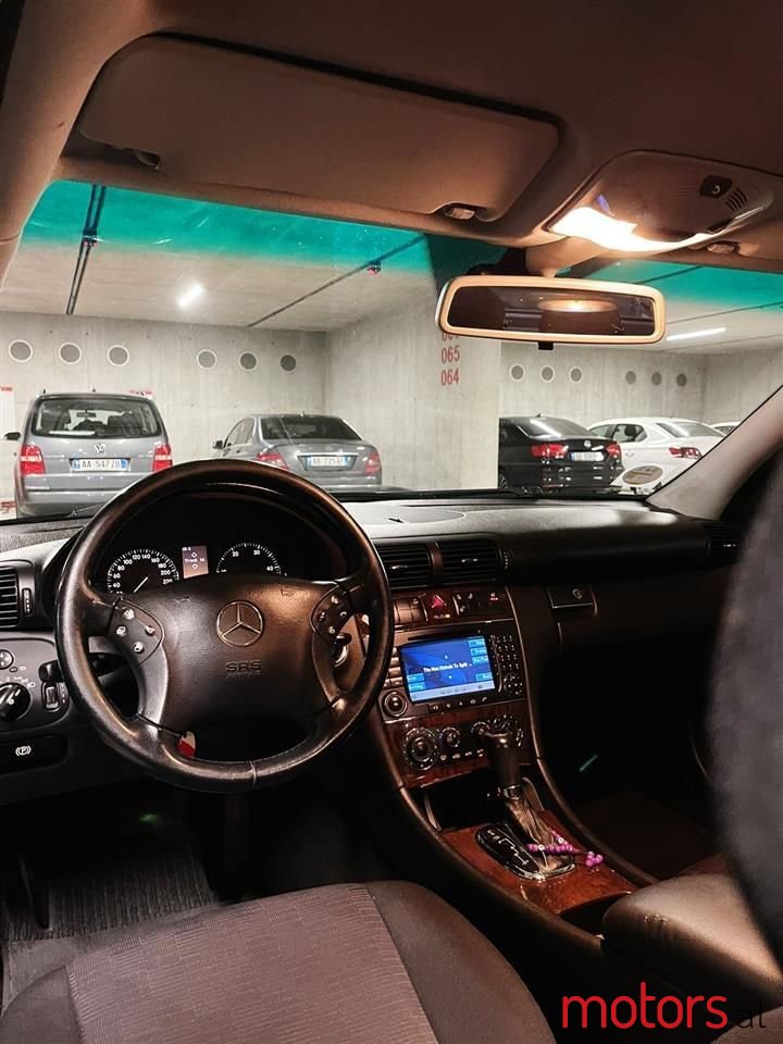 2004' Mercedes-Benz C 200 photo #3