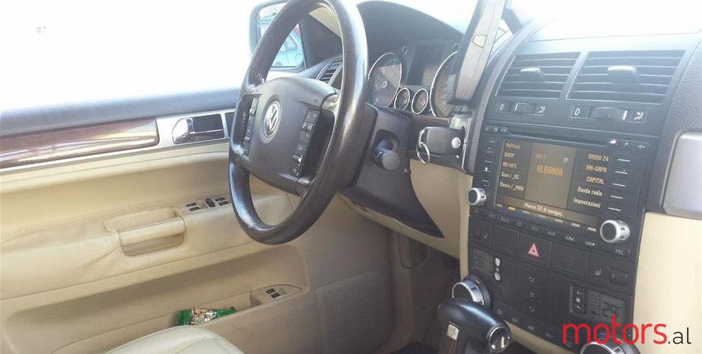2003' Volkswagen Touareg photo #2