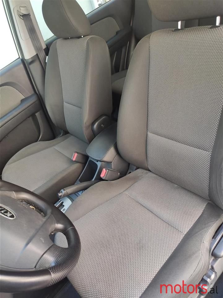 2008' Kia Sportage photo #2