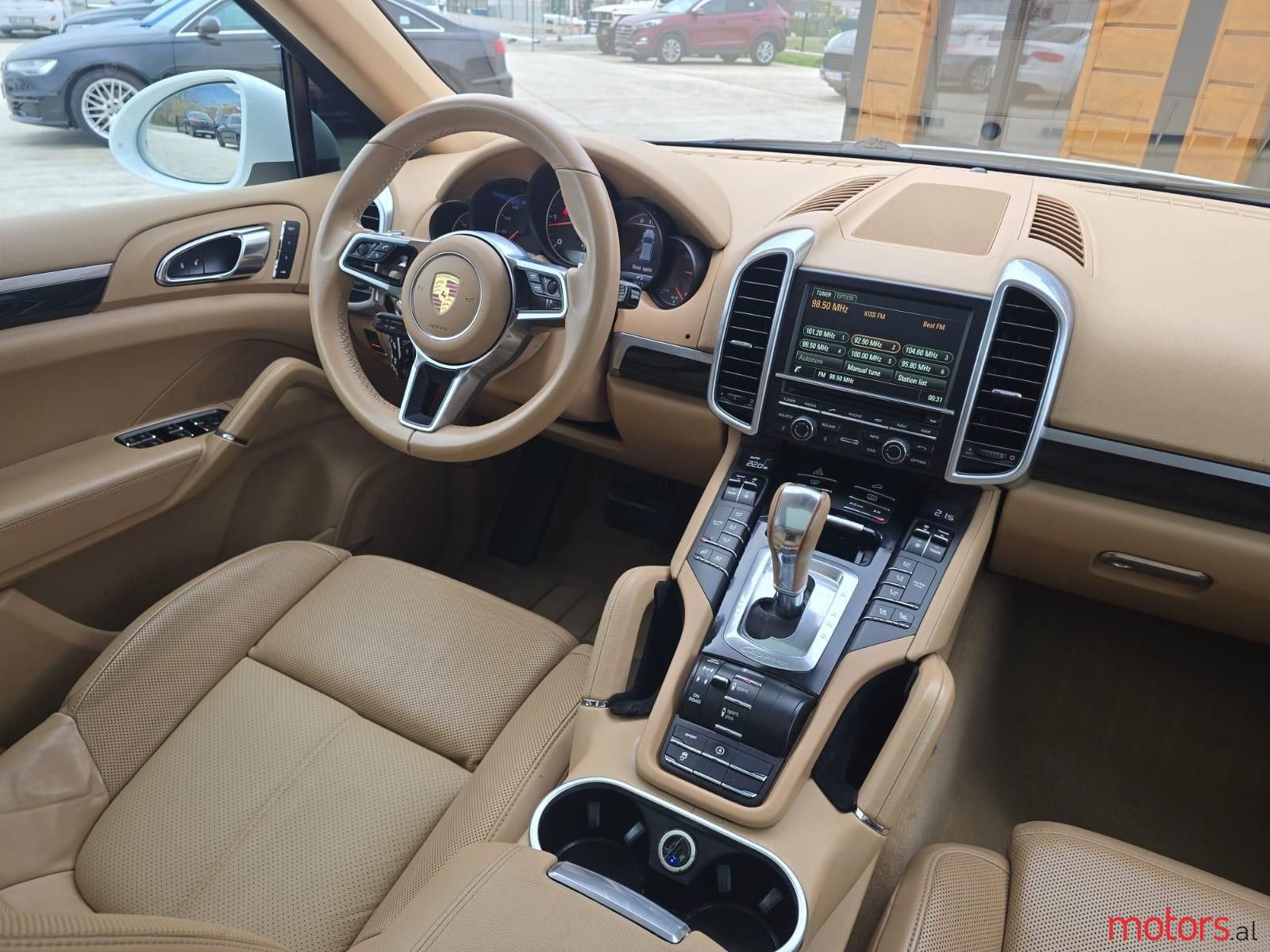 2016' Porsche Cayenne photo #5