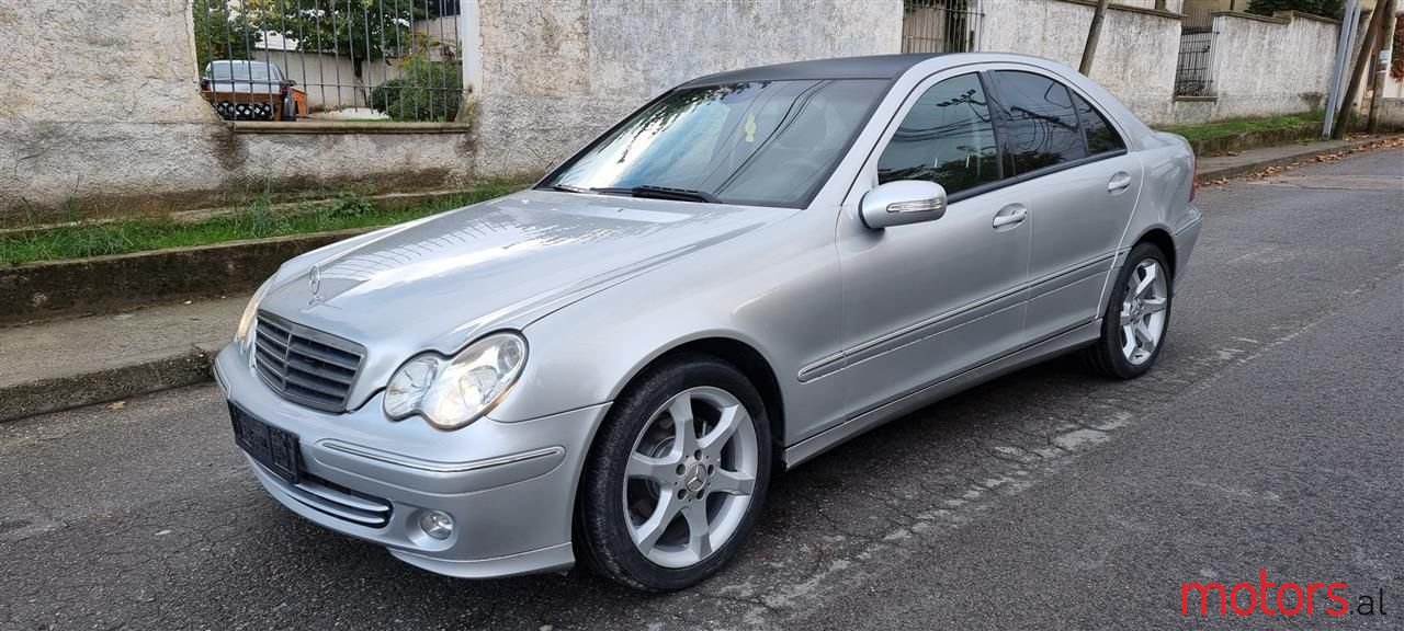 2004' Mercedes-Benz C 220 photo #1