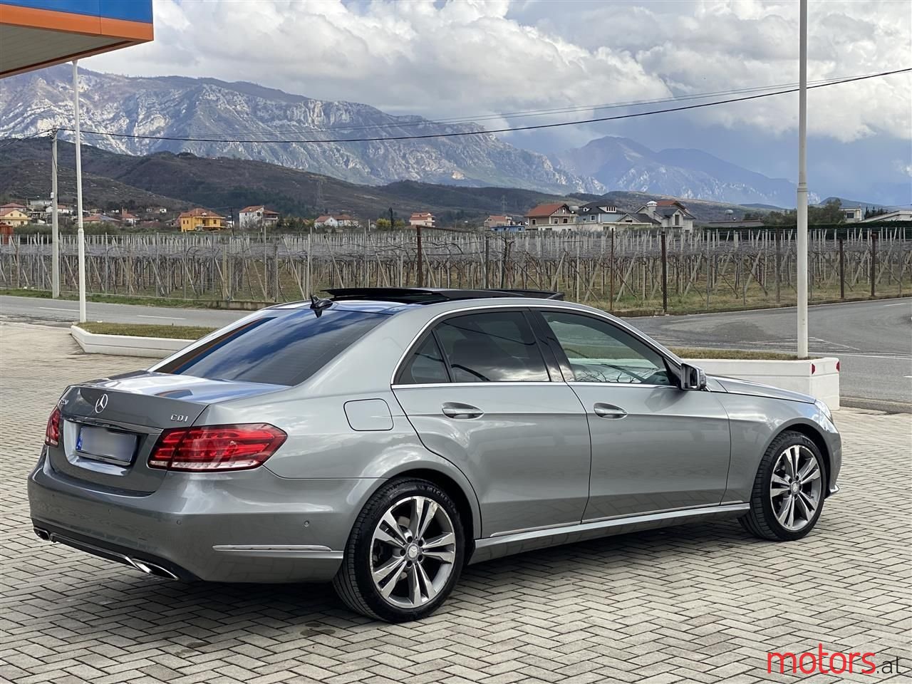 2014' Mercedes-Benz E 220 photo #6