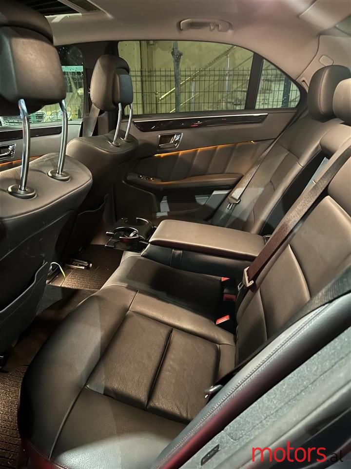 2010' Mercedes-Benz E 220 photo #6
