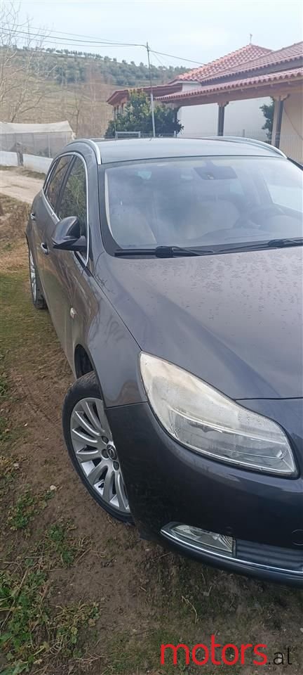2011' Opel Insignia photo #1