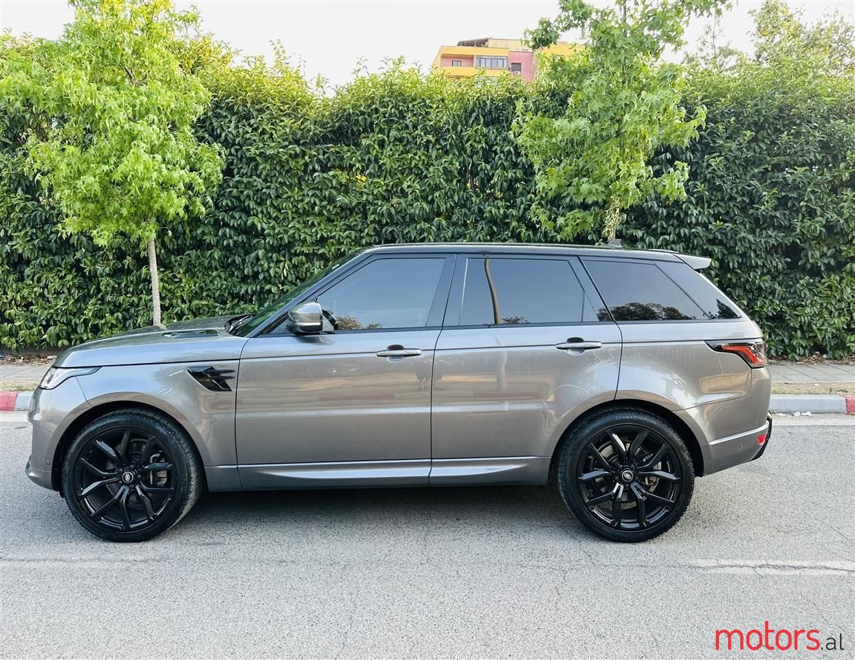 2016' Land Rover Range Rover Sport photo #3