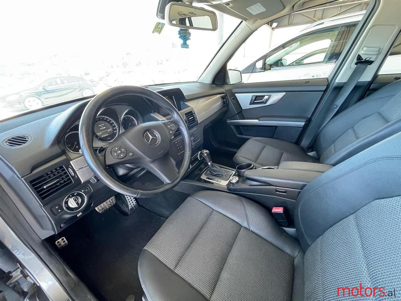 2011' Mercedes-Benz GLK 220 photo #6