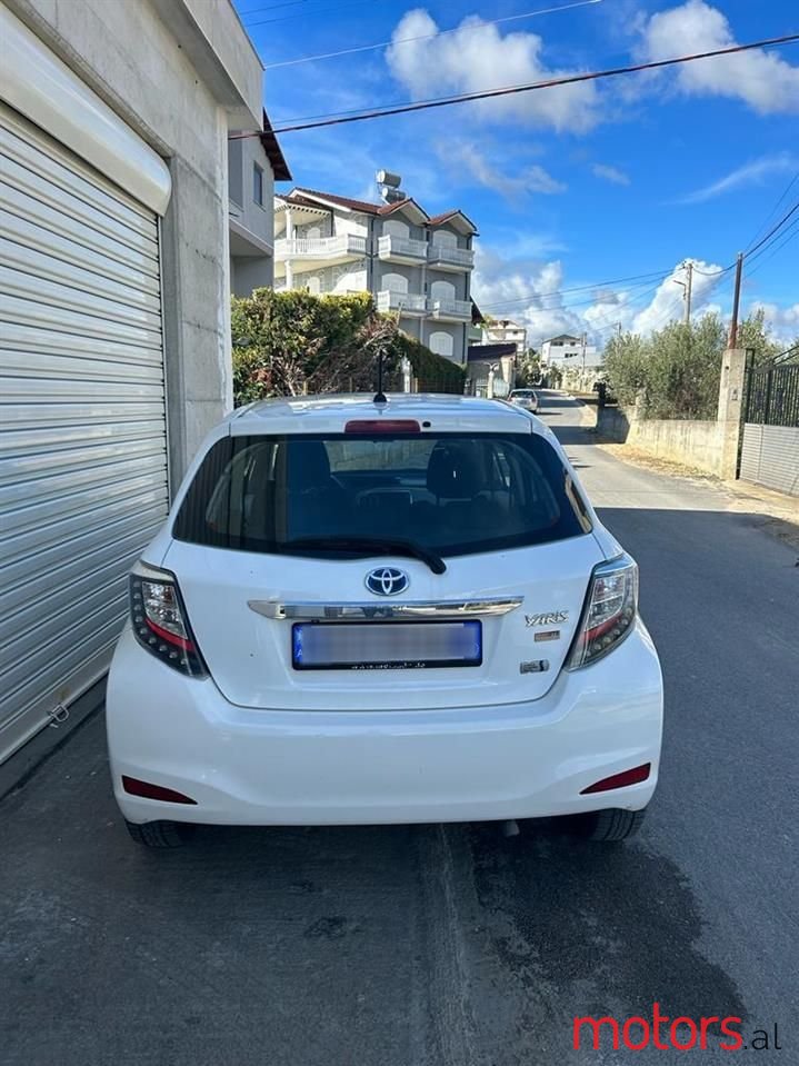 2013' Toyota Yaris photo #4