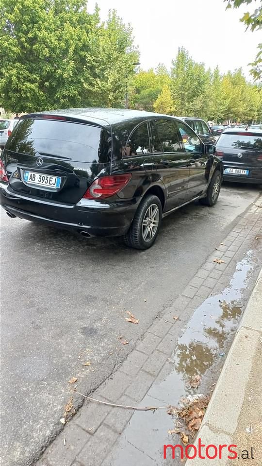 2008' Mercedes-Benz R 300 photo #3