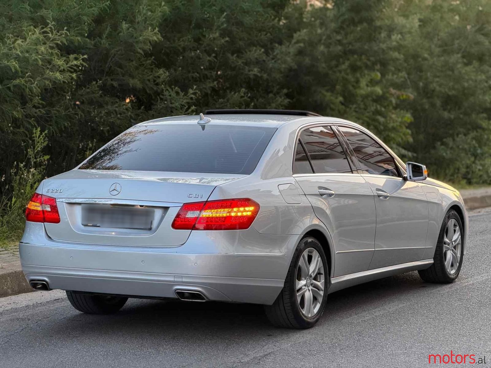 2013' Mercedes-Benz E 220 photo #6