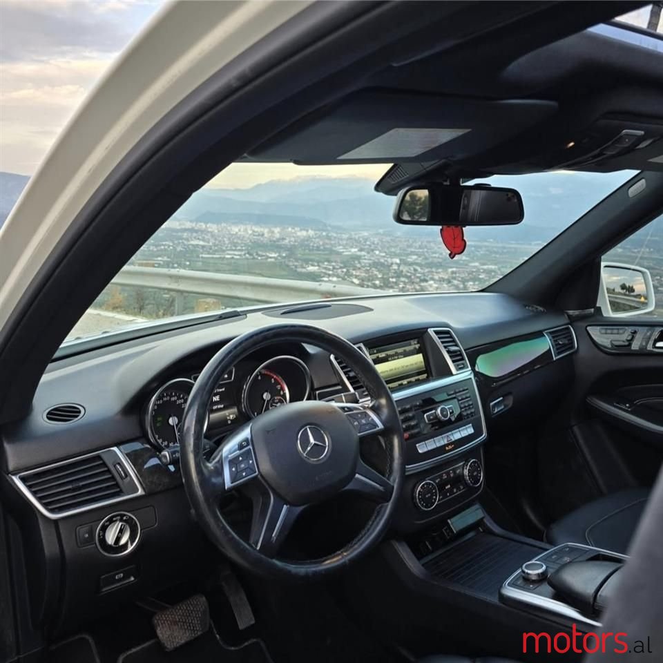 2015' Mercedes-Benz ML 350 photo #2