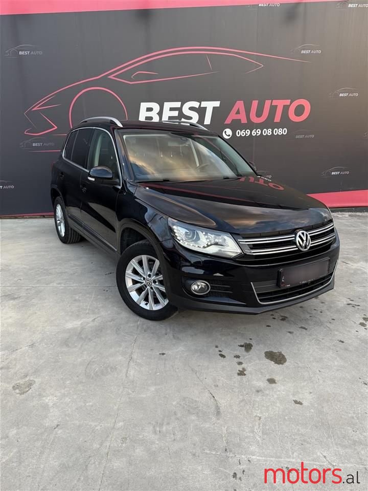 2015' Volkswagen Tiguan photo #1