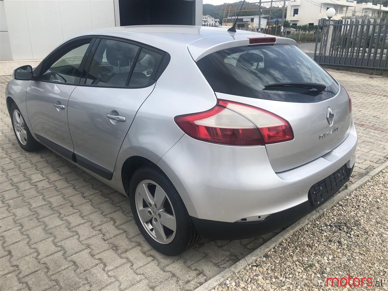 2010' Renault Megane photo #2