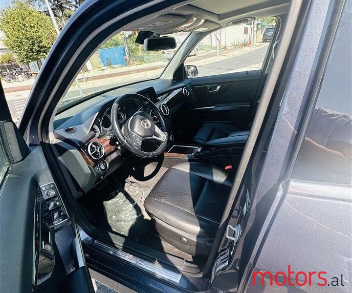 2014' Mercedes-Benz GLK 250 photo #5