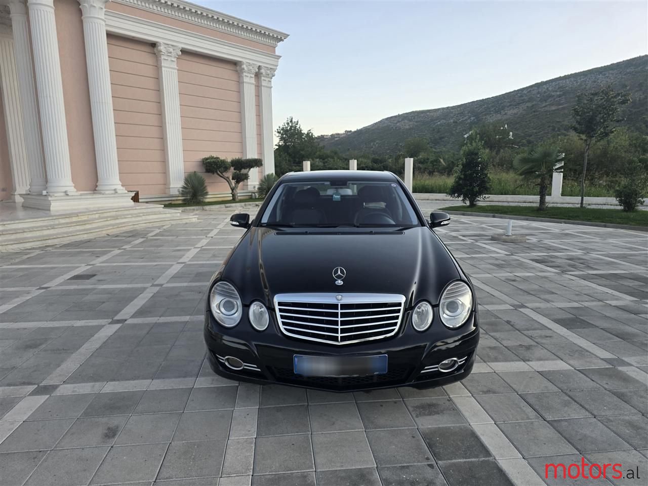 2009' Mercedes-Benz E 220 photo #3