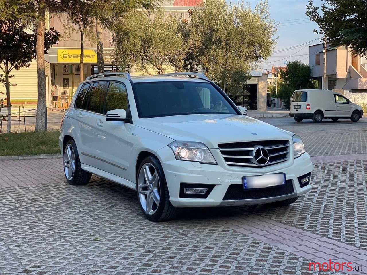 2011' Mercedes-Benz GLK 250 photo #3