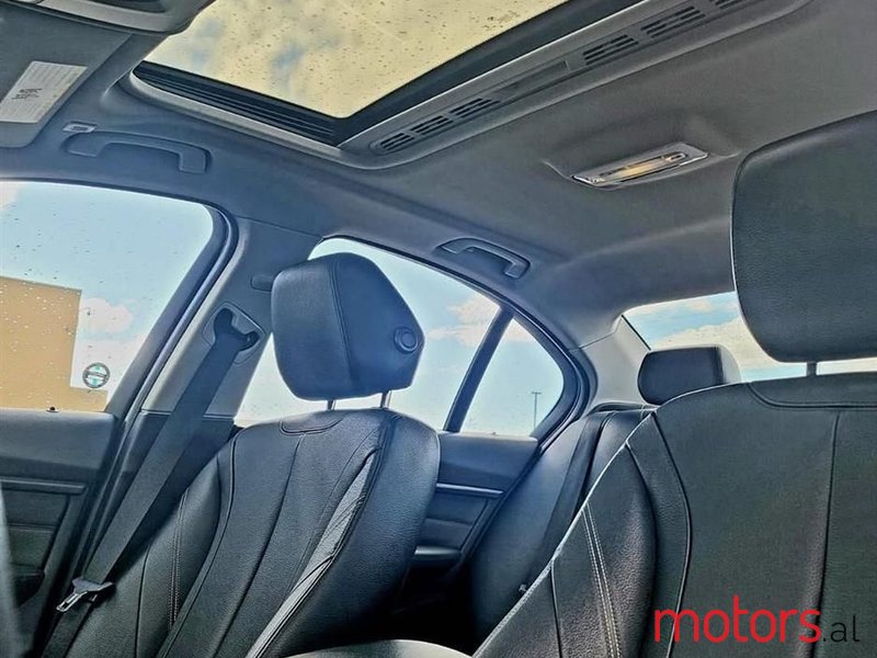 2015' BMW 3 Series photo #2