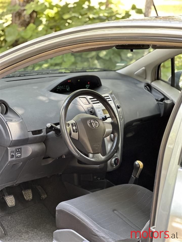2007' Toyota Yaris photo #6