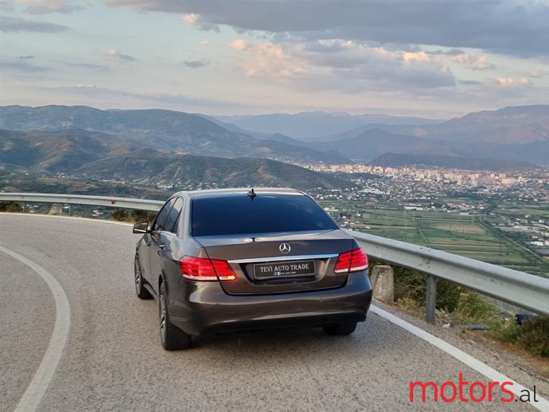 2014' Mercedes-Benz E 220 photo #3