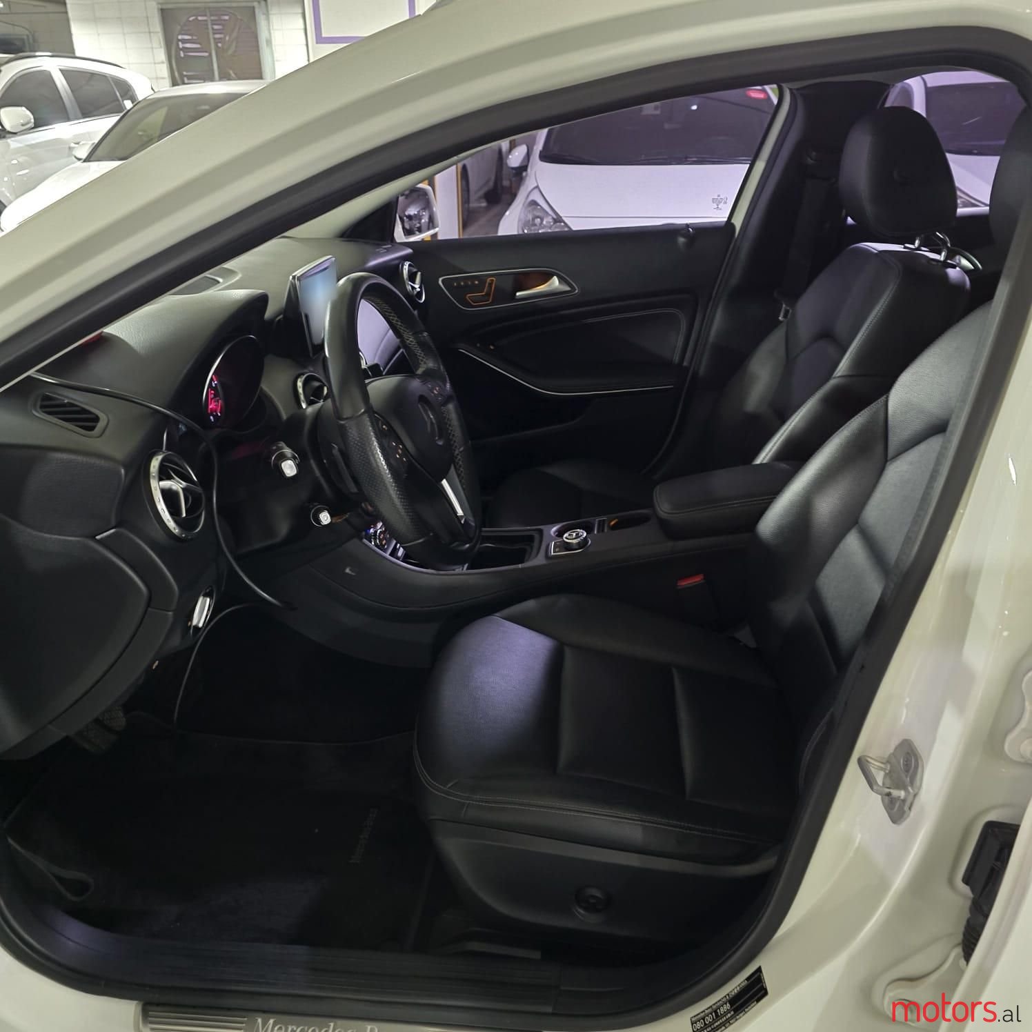2015' Mercedes-Benz GLA 200 photo #2