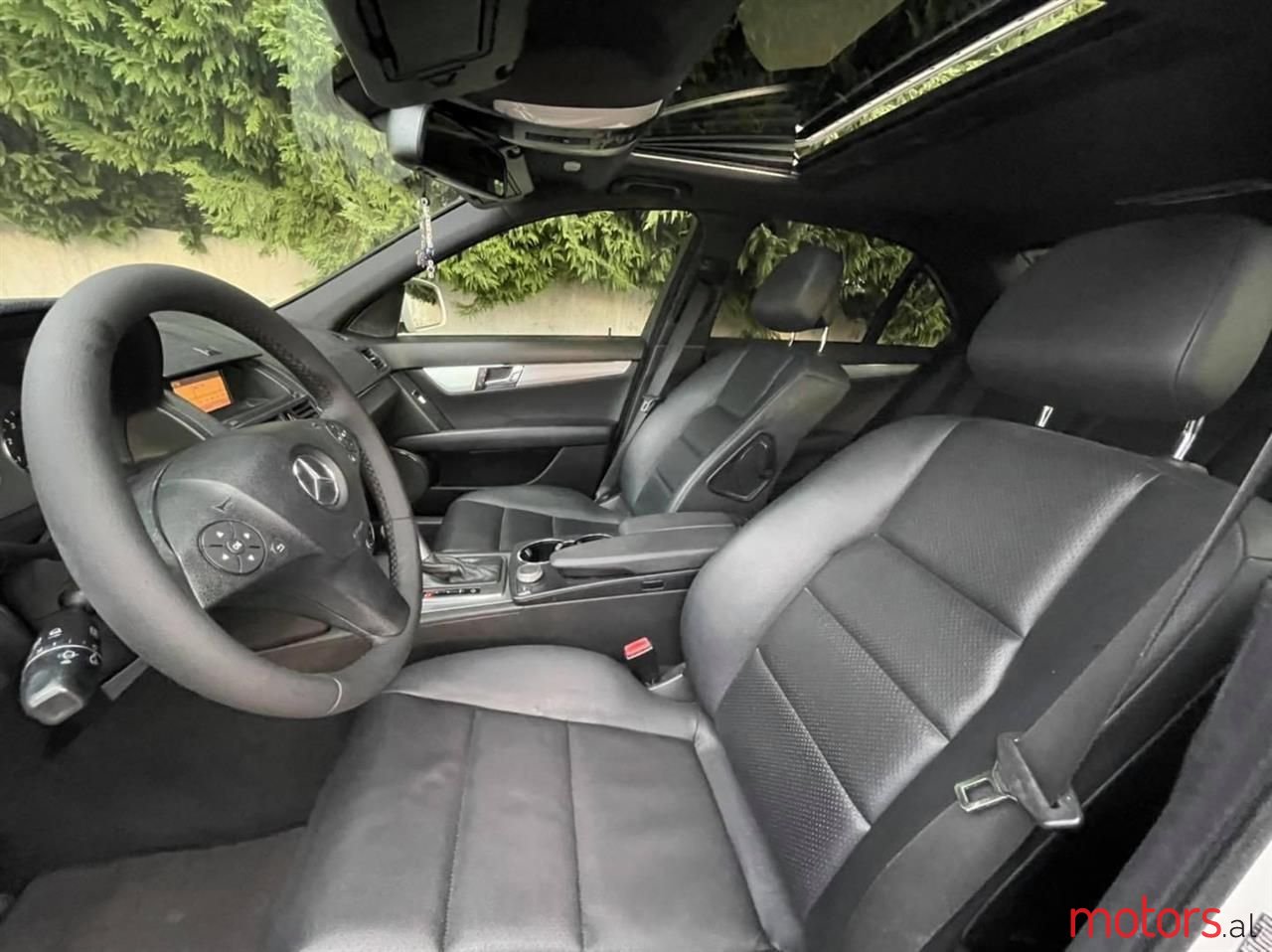 2008' Mercedes-Benz C 300 photo #6