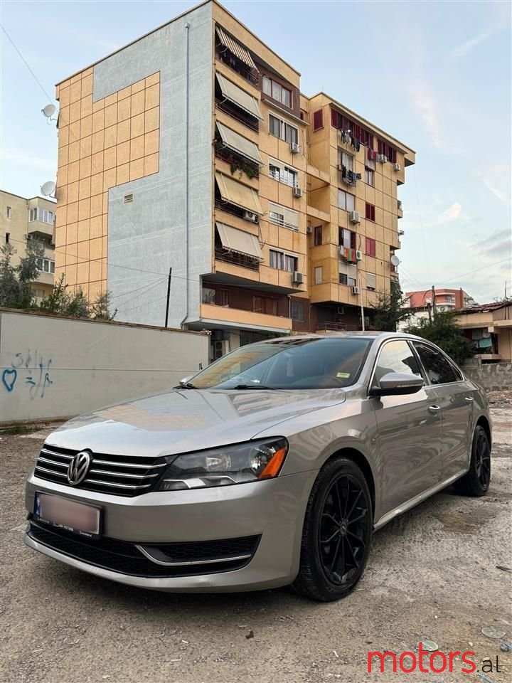 2012' Volkswagen Jetta photo #1