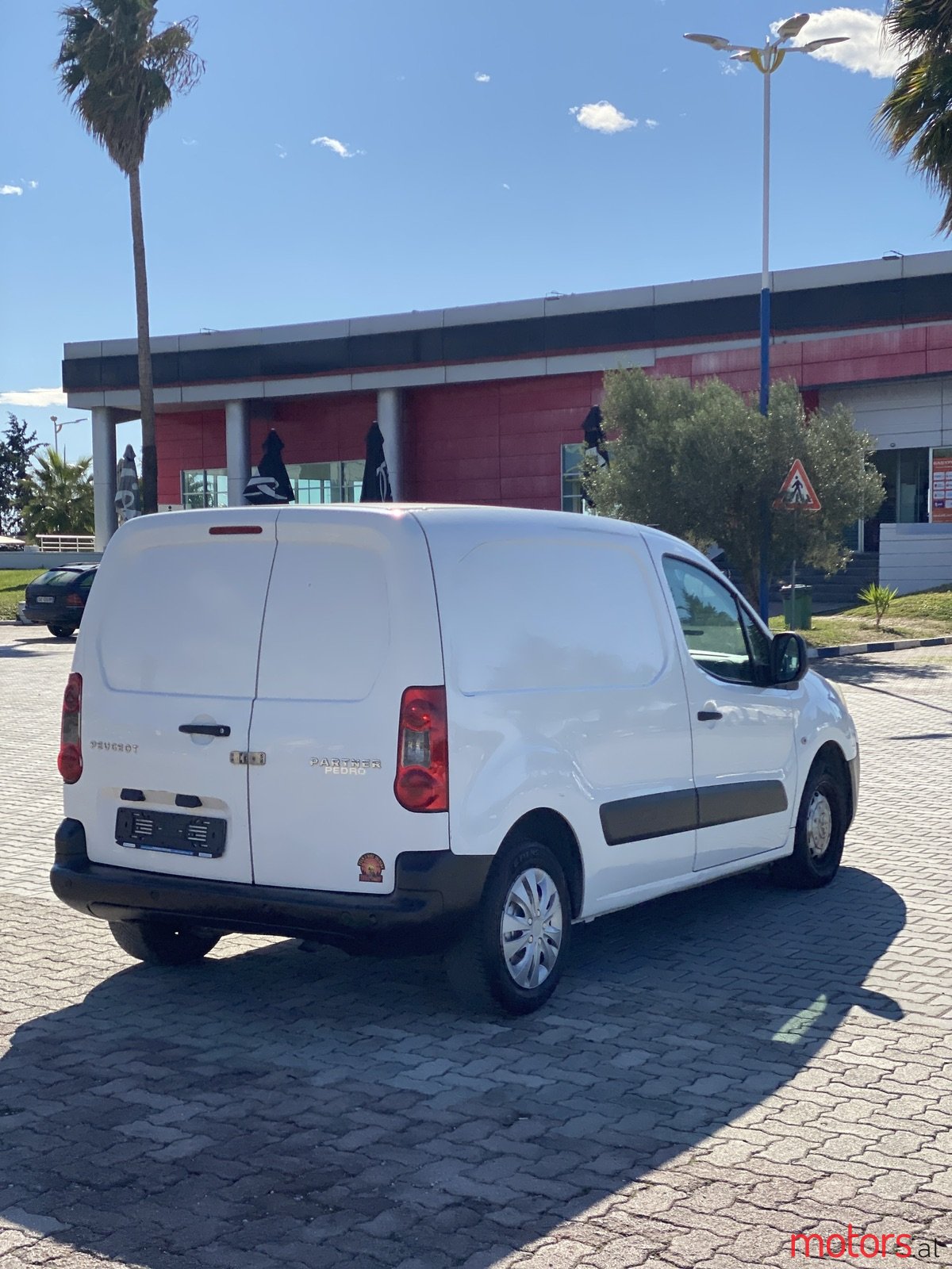 2011' Peugeot Partner me nderrim me makin te vogel photo #4