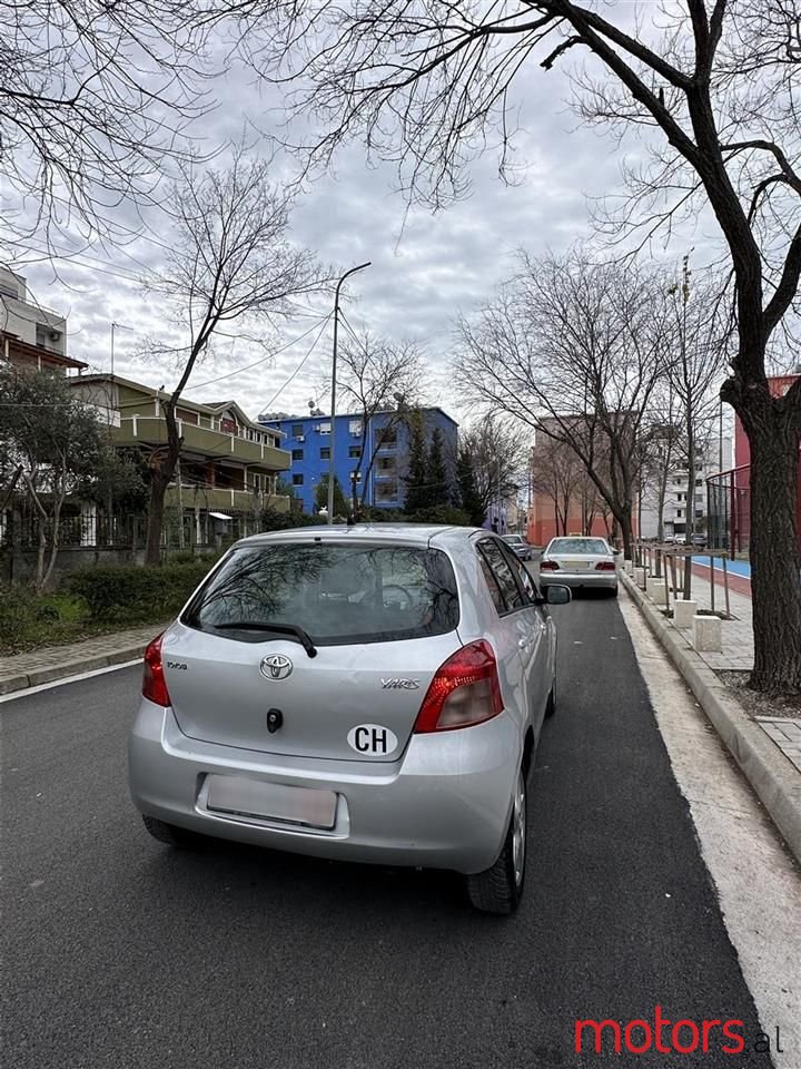 2007' Toyota Yaris photo #2