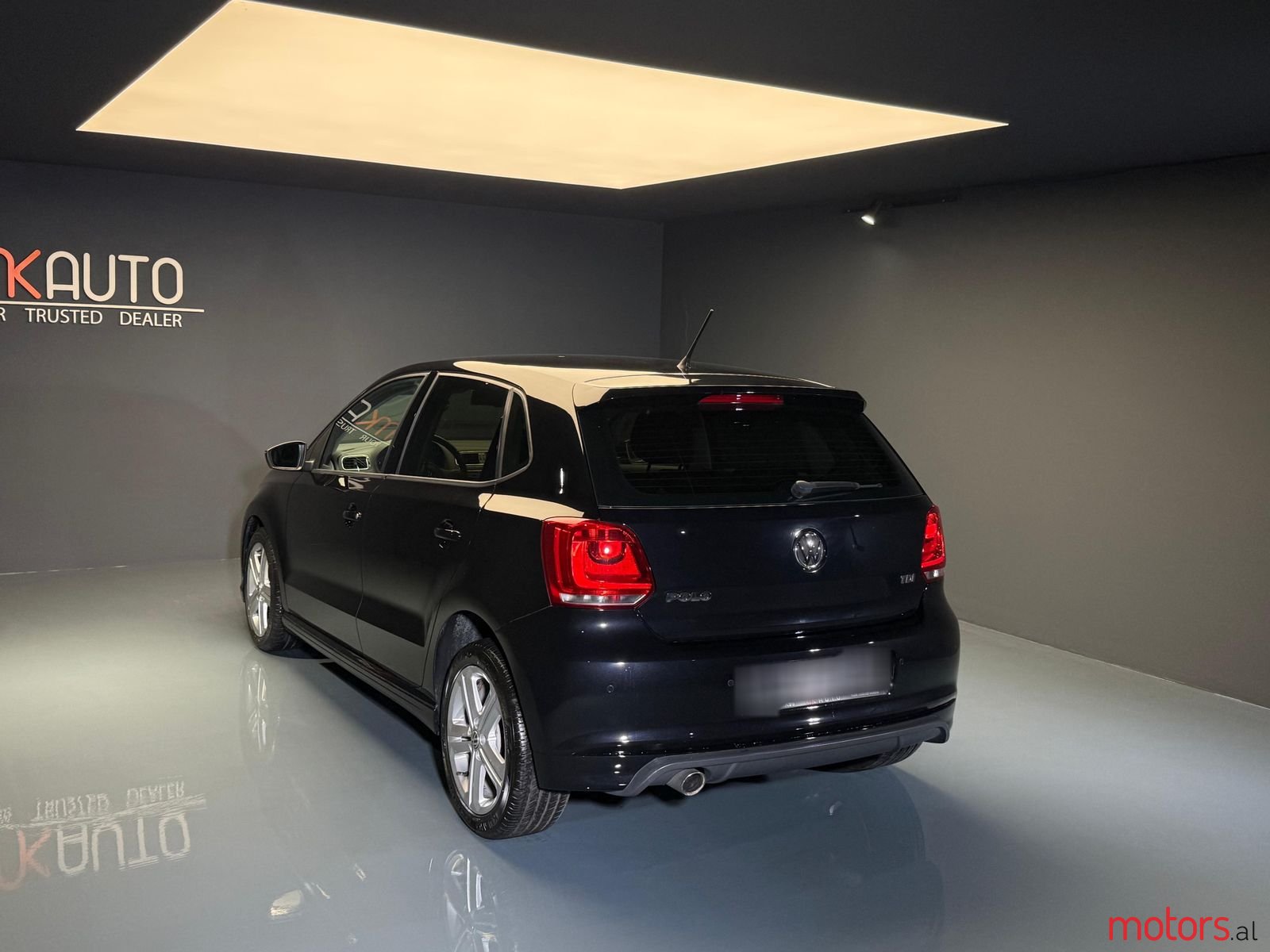 2013' Volkswagen Polo photo #3