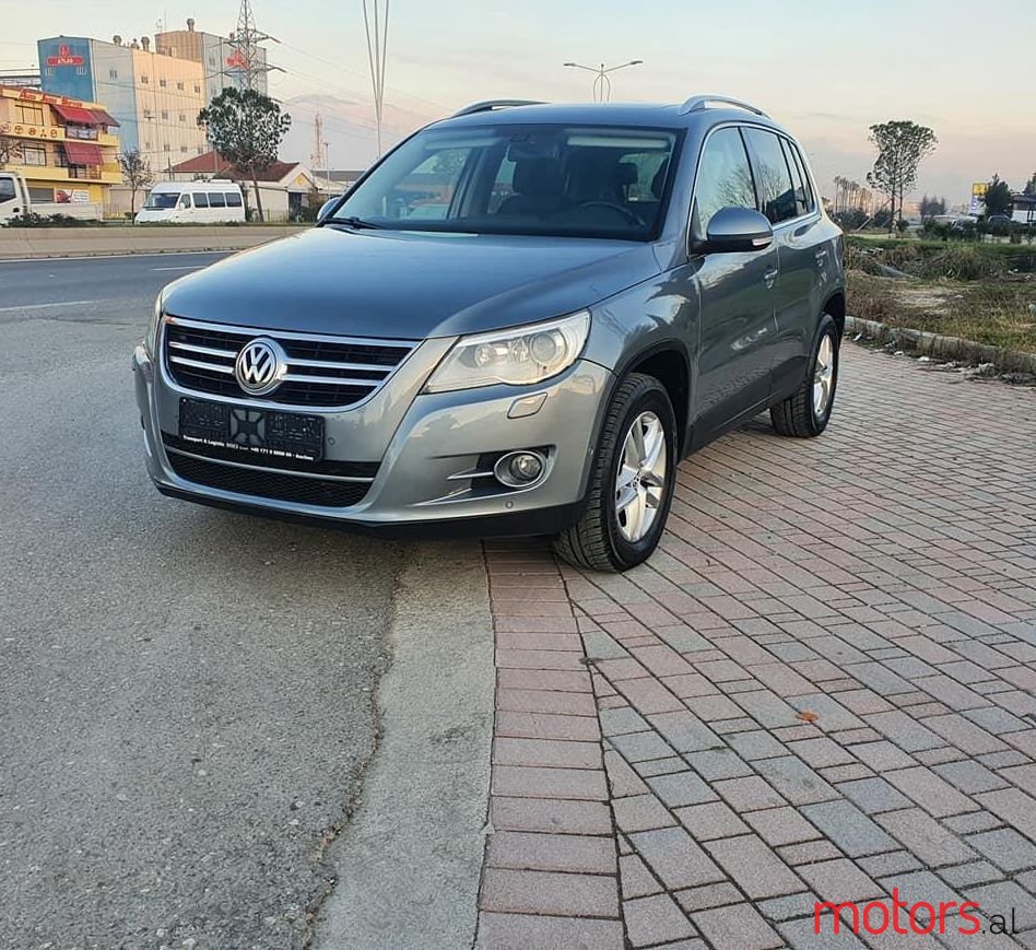 2009' Volkswagen Tiguan photo #1