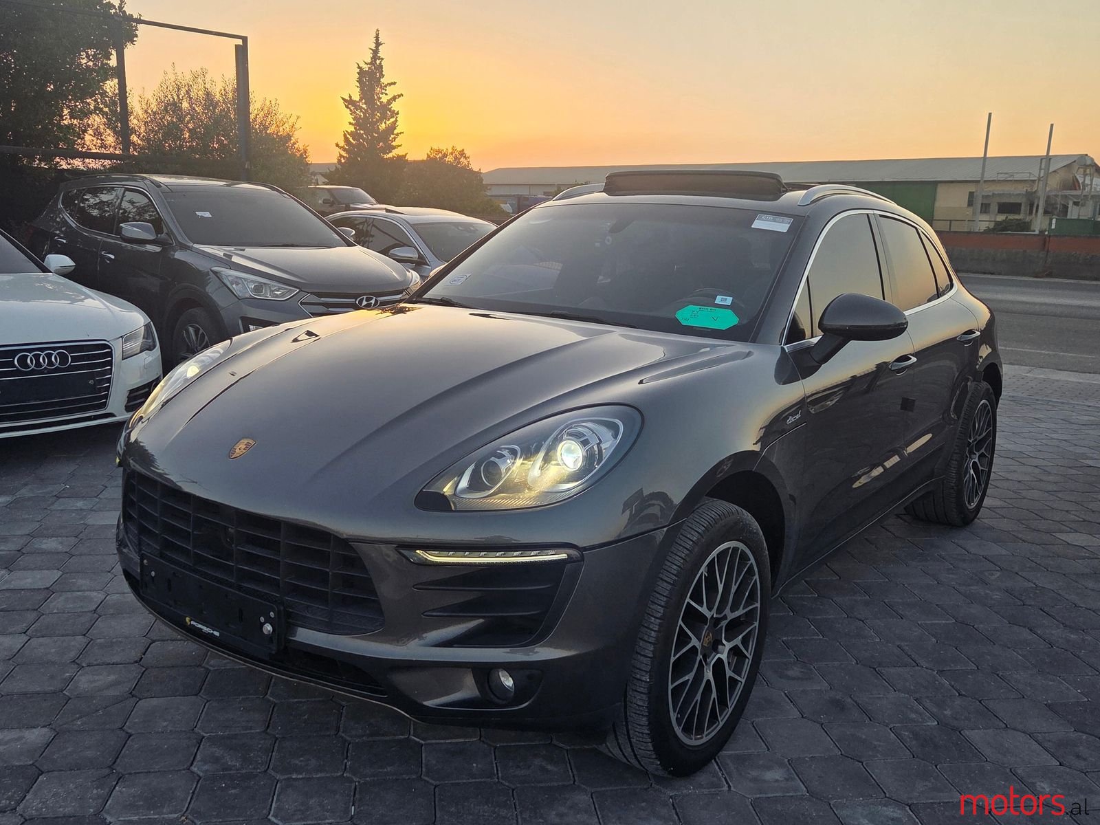 2015' Porsche Macan photo #3