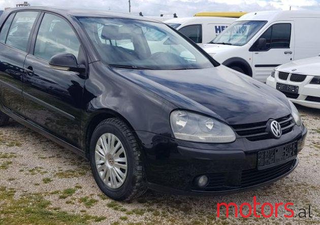 2004' Volkswagen Golf photo #1