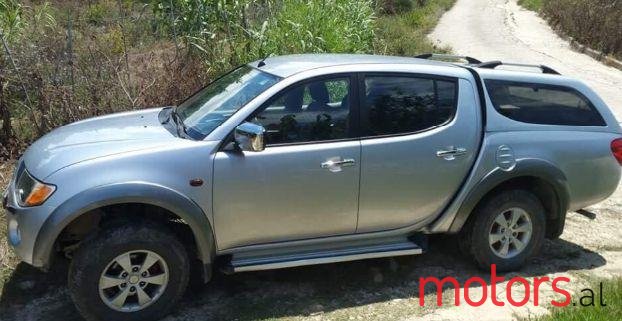 2009' Mitsubishi L200 photo #2