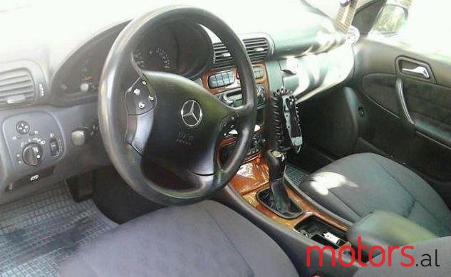 2003' Mercedes-Benz C-Class photo #2