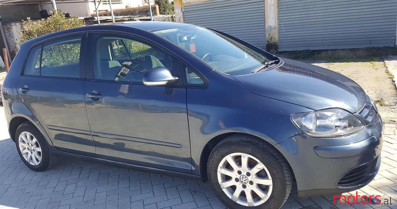 2005' Volkswagen Golf photo #1