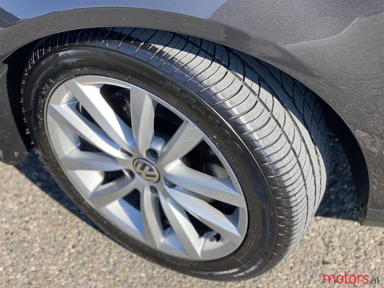 2006' Volkswagen Passat photo #5