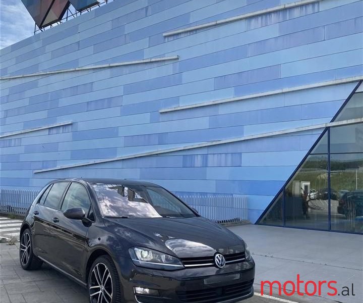 2016' Volkswagen Golf photo #2
