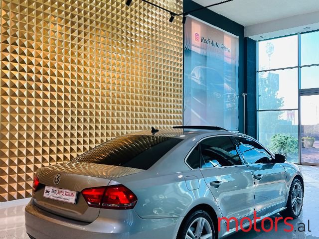 2014' Volkswagen Passat photo #4