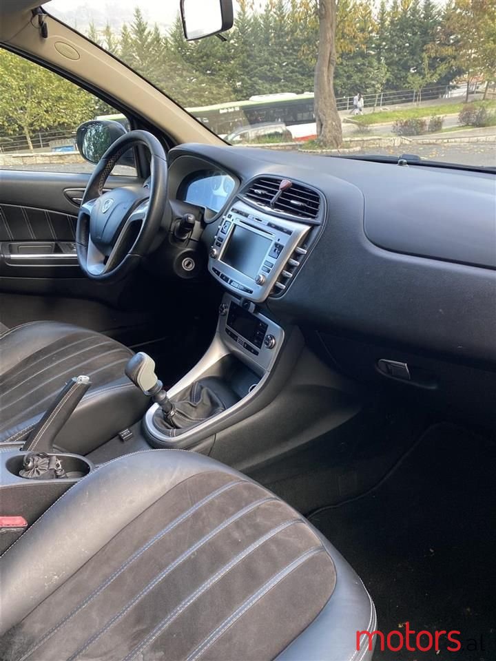 2010' Lancia Delta photo #3