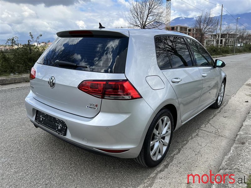 2016' Volkswagen Golf photo #4