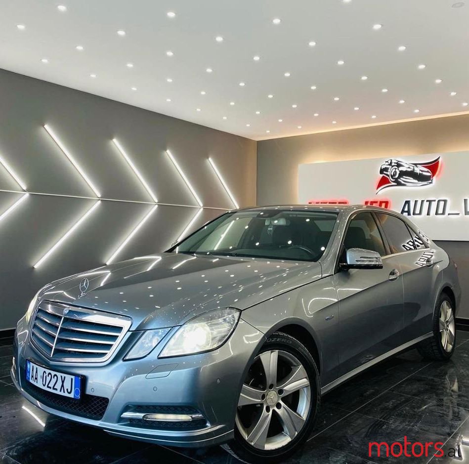 2012' Mercedes-Benz E 350 photo #1