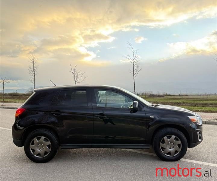 2014' Mitsubishi ASX photo #5