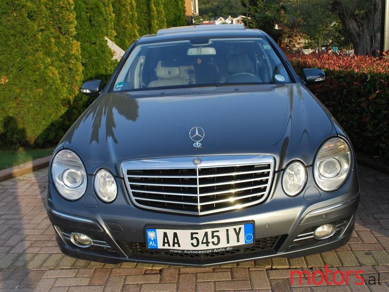 2008' Mercedes-Benz E 320 photo #3