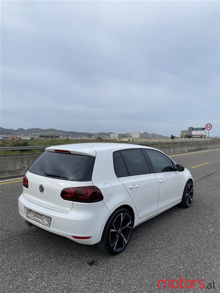 2010' Volkswagen Golf photo #4